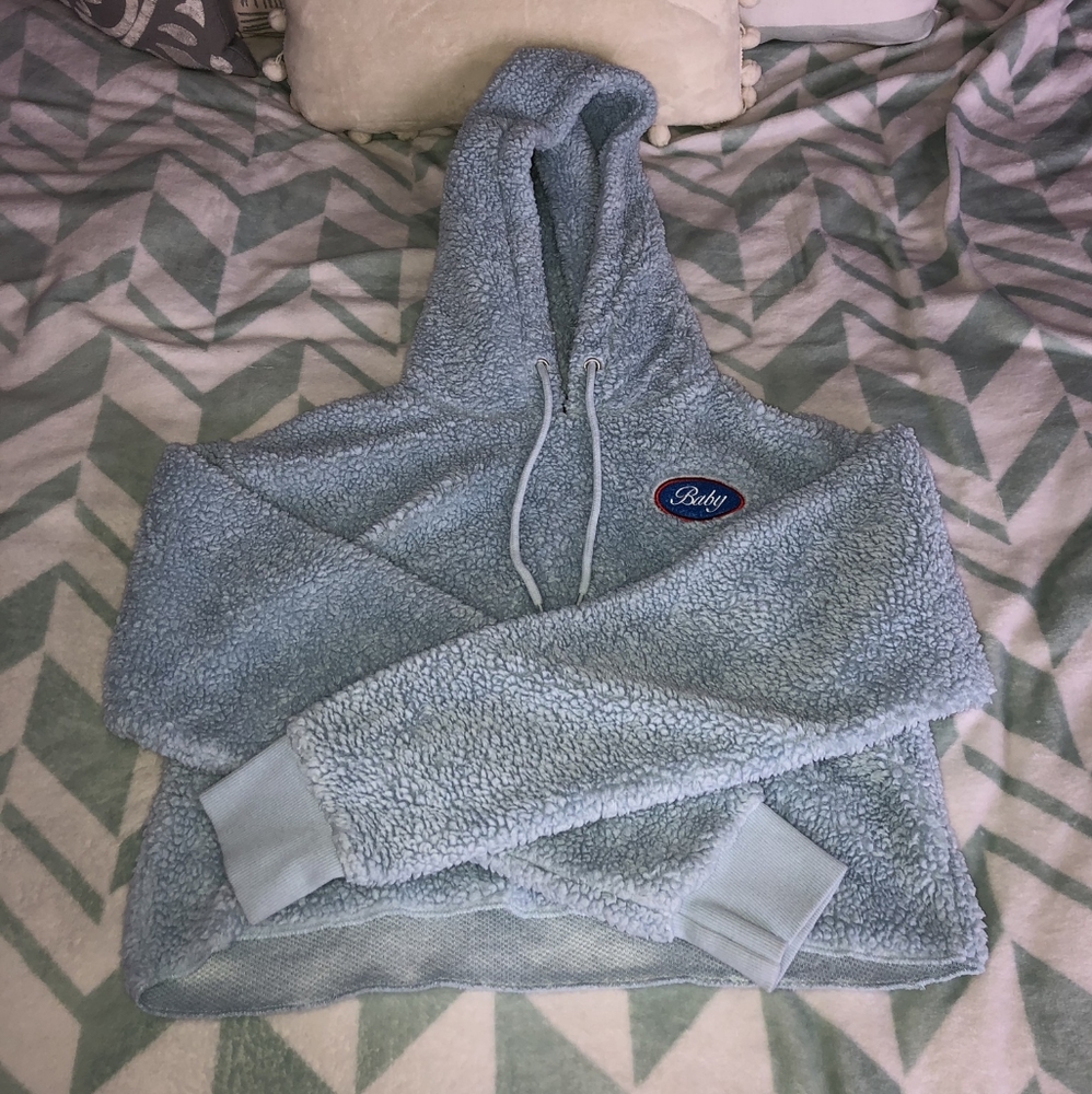 Forever 21 blue cropped hoodie